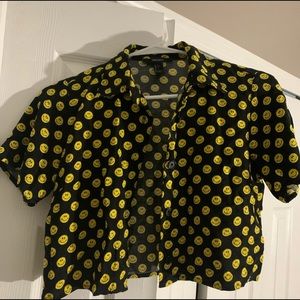 Smiley button up